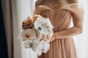 С какими цветами сочетается свадебное платье?